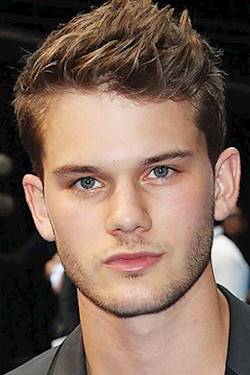 Photo of Jeremy Irvine