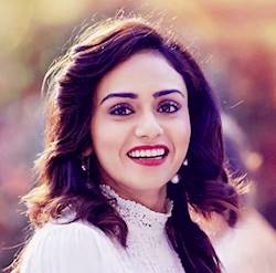 Photo of Amruta Khanvilkar