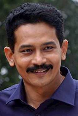 Photo of Atul Kulkarni