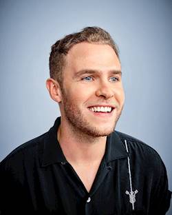 Photo of Iain De Caestecker