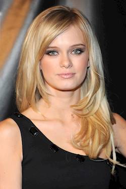 Photo of Sara Paxton