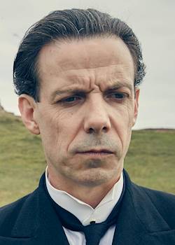 Photo of Noah Taylor