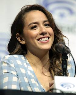 Photo of Chloe Bennet 