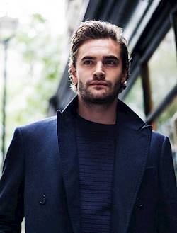 Photo of Tom Bateman