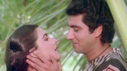 Waaris movie song Mere Pyaar Ki Umar Ho Itni Sanam, Lata Mangeshkar, Amrita Singh, Raj Babbar